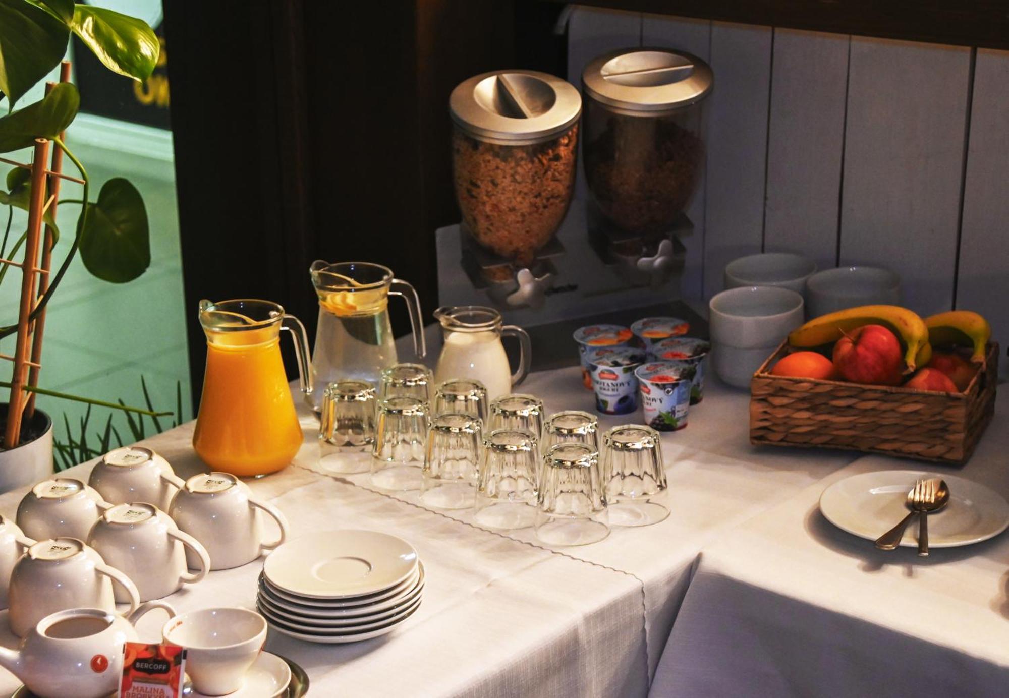 Hotel Branc, Garni Senica Ngoại thất bức ảnh