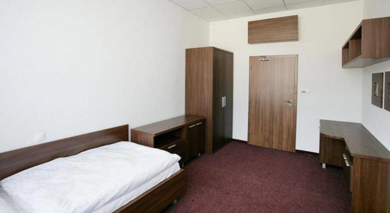 Hotel Branc, Garni Senica Ngoại thất bức ảnh
